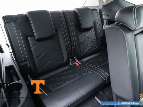 Used 2024 Volkswagen Atlas SE w/ Panoramic Sunroof Package image 40