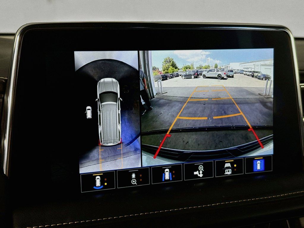 Used 2023 GMC Yukon SLT w/ SLT Premium Package RWD image 14