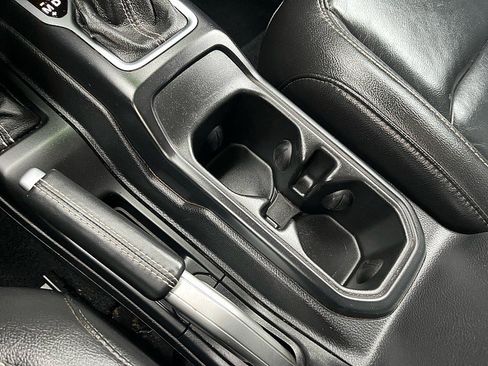 Used 2020 Jeep Wrangler Unlimited Sahara w/ Dual Top Group image 31