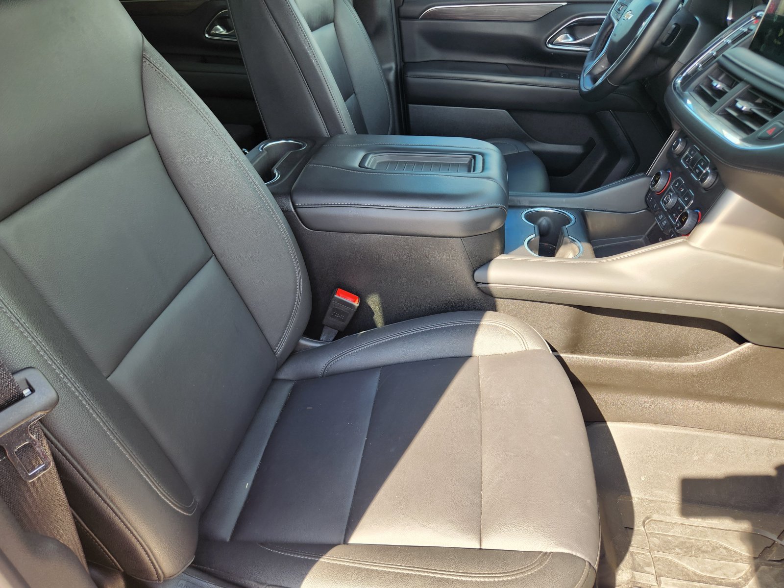 Used 2024 Chevrolet Tahoe LT w/ Luxury Package RWD image 15