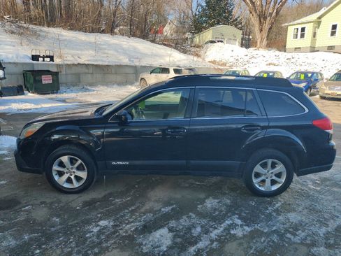 Used 2014 Subaru Outback 2.5i Premium image 3