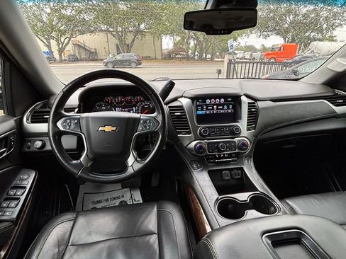Used 2018 Chevrolet Suburban LT RWD image 11
