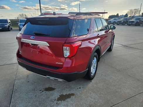 Used 2021 Ford Explorer XLT w/ Equipment Group 202A image 3