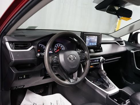 Certified 2022 Toyota RAV4 LE FWD image 11