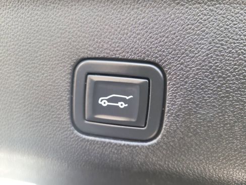 Used 2021 GMC Yukon Denali AWD/4WD image 8