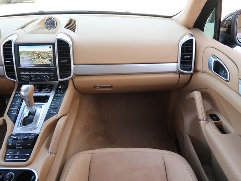 Used 2014 Porsche Cayenne GTS AWD/4WD image 15