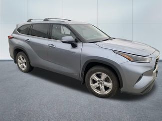 Used 2021 Toyota Highlander LE AWD/4WD video 3