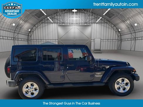 Used 2013 Jeep Wrangler Unlimited Sahara w/ Dual Top Group image 13