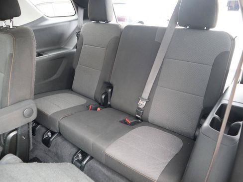 Used 2020 Chevrolet Traverse LT w/ LPO, Floor Liner Package AWD/4WD image 15