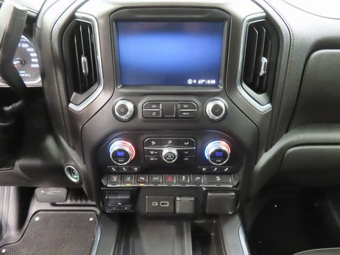 Used 2023 GMC Sierra 2500 AT4 w/ AT4 Premium Plus Package image 13