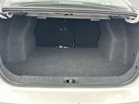 Used 2025 Nissan Versa SV FWD image 10