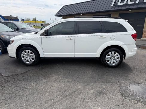 Used 2016 Dodge Journey SE w/ Flexible Seating Group image 14