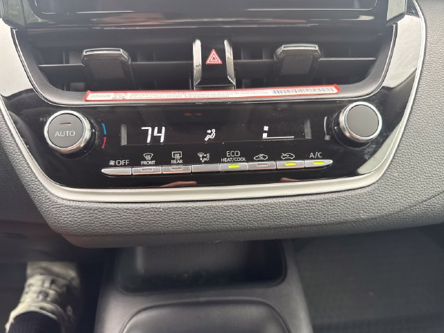 Used 2025 Toyota Corolla LE FWD image 24
