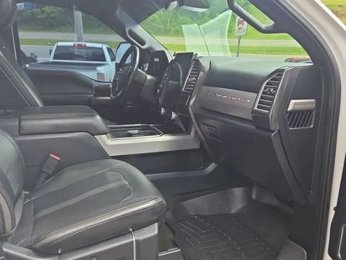Used 2017 Ford F250 Platinum w/ Platinum Ultimate Package AWD/4WD image 9
