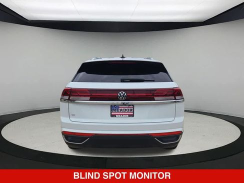 Used 2024 Volkswagen Atlas Cross Sport SE FWD image 5