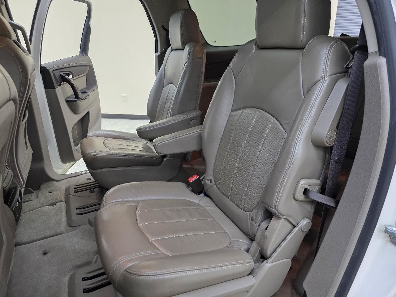 Used 2013 GMC Acadia Denali FWD image 25