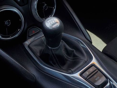 Used 2017 Chevrolet Camaro LT RWD image 16