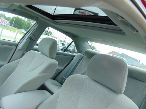 Used 2010 Toyota Camry LE FWD image 23