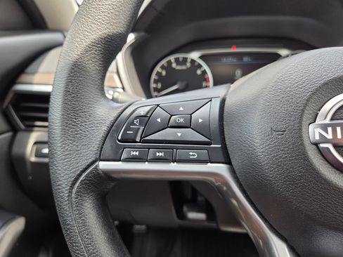Used 2024 Nissan Altima 2.5 SV FWD image 42