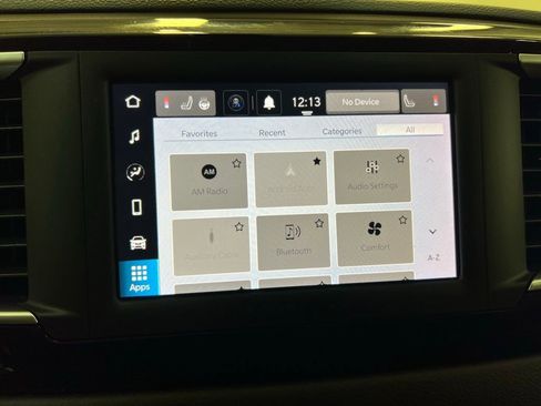 Used 2022 Chrysler Voyager LX image 23