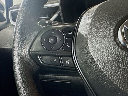 Used 2021 Toyota Corolla LE image 25