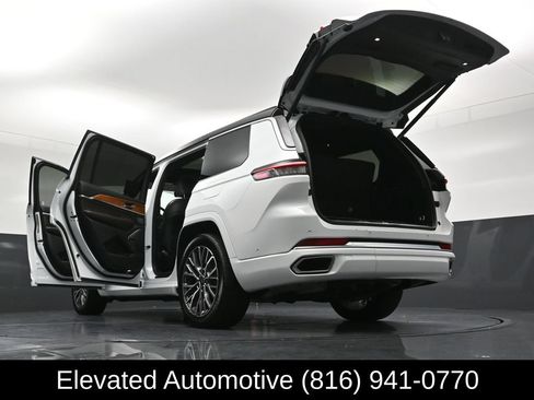 Used 2025 Jeep Grand Cherokee L Summit AWD/4WD image 45