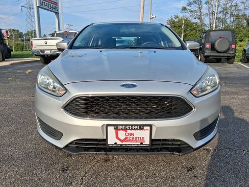Used 2015 Ford Focus SE w/ Reverse Sensing Package FWD image 2