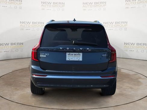 New 2026 Volvo XC90 B5 Ultra w/ Protection Package Premier AWD/4WD image 4