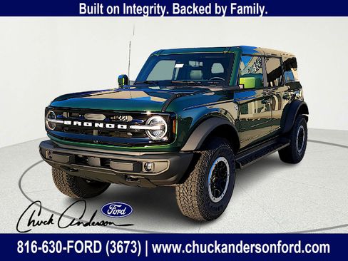 New 2025 Ford Bronco Outer Banks w/ Sasquatch Package AWD/4WD image 1