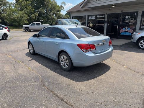 Used 2012 Chevrolet Cruze LS w/ Connectivity Package FWD image 2