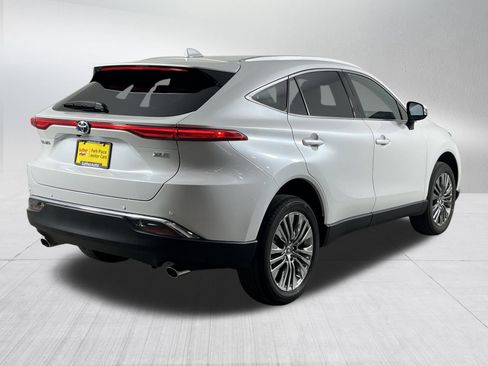 Certified 2024 Toyota Venza XLE AWD/4WD image 7