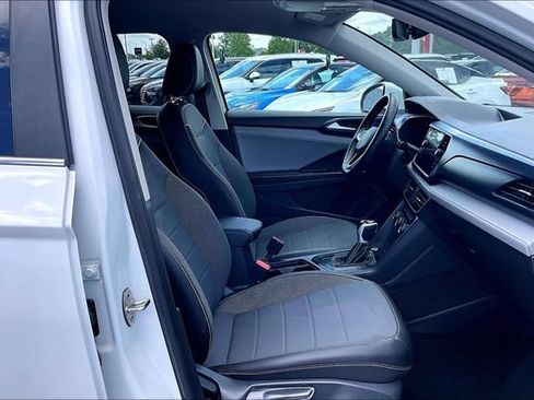 Used 2024 Volkswagen Taos SE FWD image 28