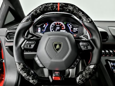 Used 2021 Lamborghini Huracan EVO image 31