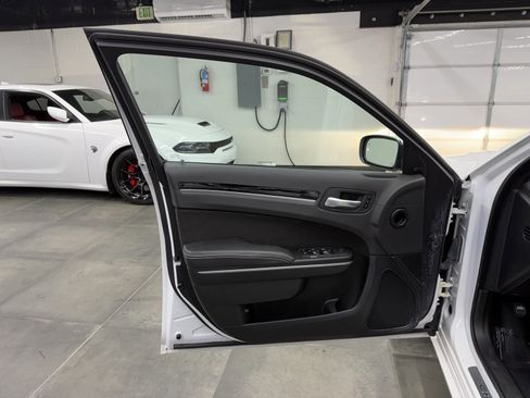 Used 2023 Chrysler 300 C image 20