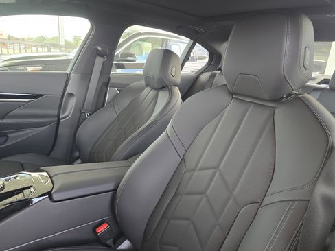 New 2026 BMW 530i 530i w/ Executive Package image 9