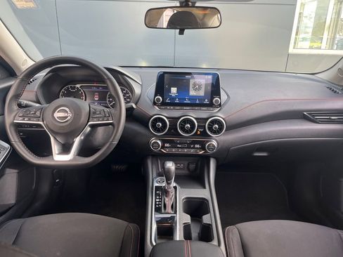 Used 2025 Nissan Sentra SR FWD image 13