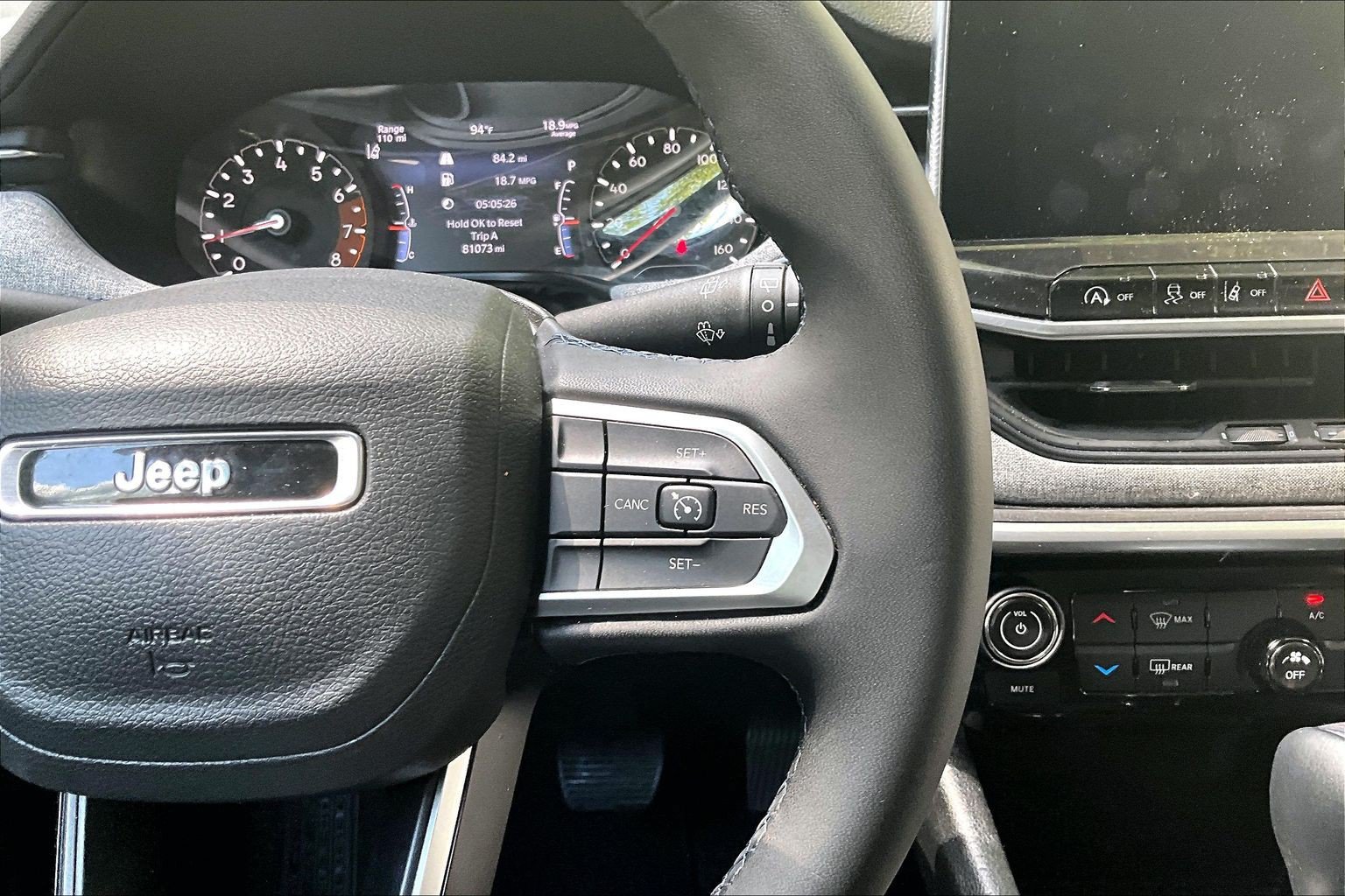 Used 2022 Jeep Compass Latitude FWD image 14