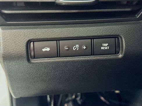 Used 2024 Nissan Altima 2.5 SR FWD image 20