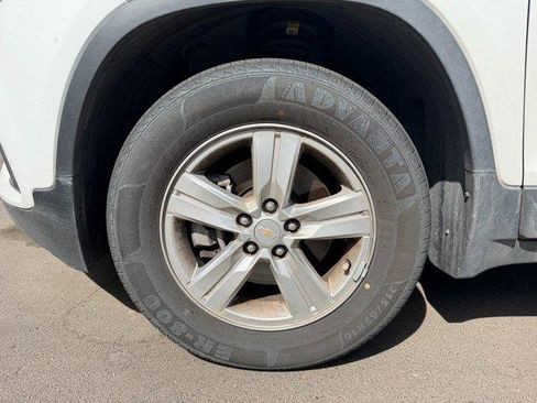 Used 2022 Chevrolet Trax LT w/ Driver Confidence Package image 6