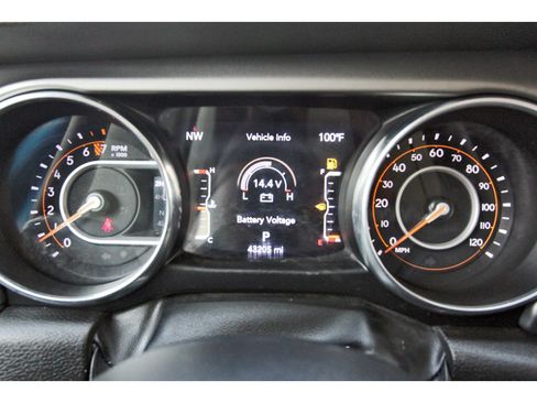 Used 2023 Jeep Gladiator Sport AWD/4WD image 16