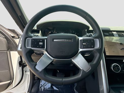 Used 2025 Land Rover Discovery S AWD/4WD image 40