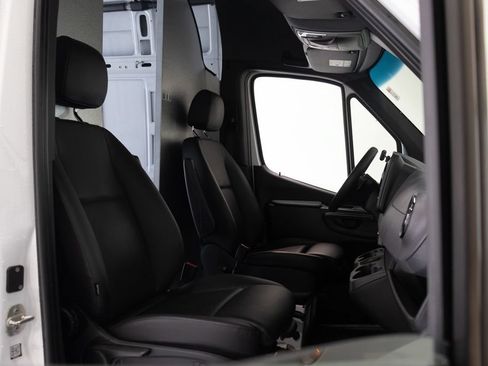 Used 2022 Mercedes-Benz Sprinter 3500 image 20
