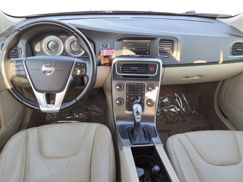 Used 2013 Volvo S60 T5 image 9