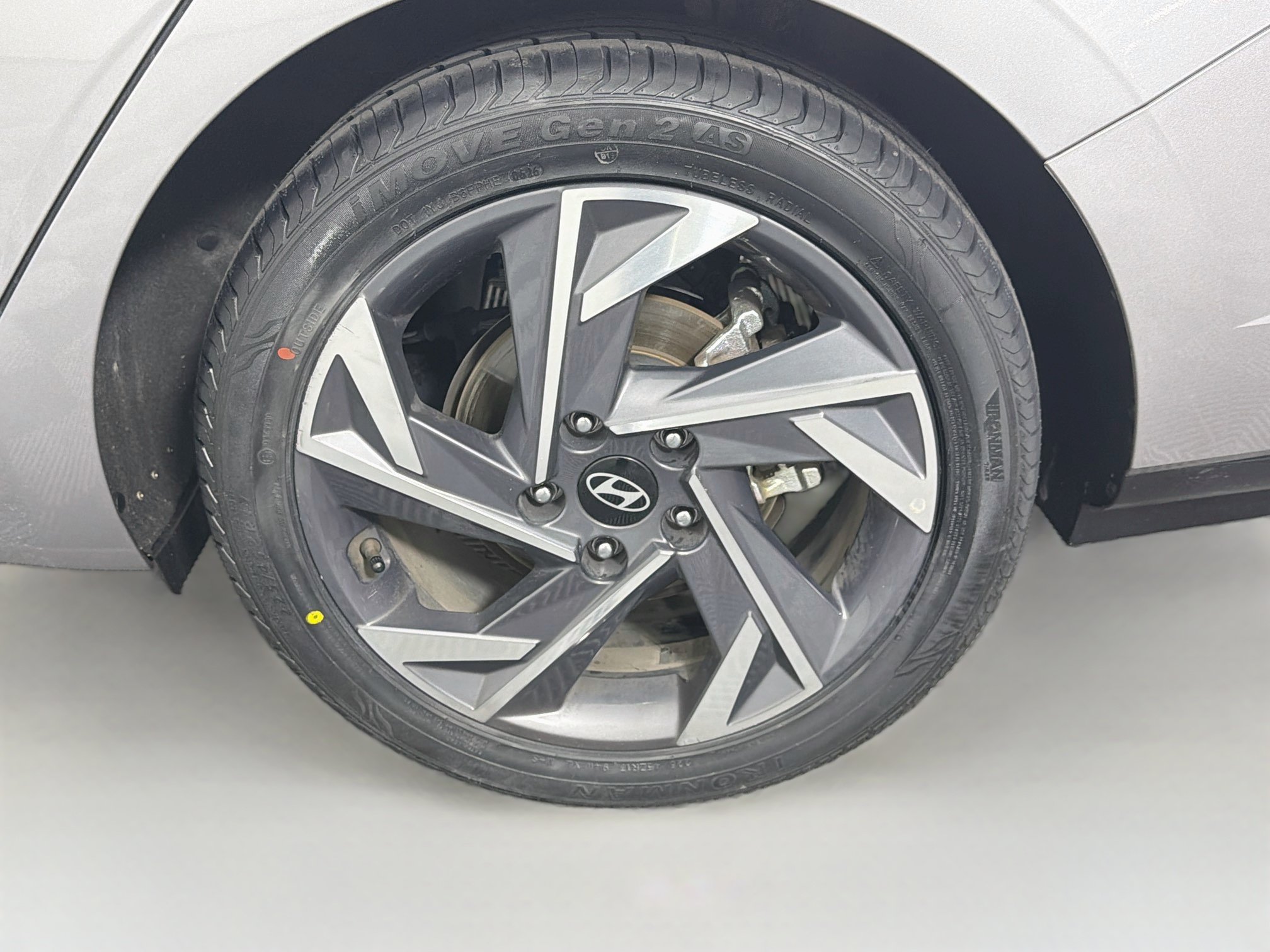 Used 2025 Hyundai Elantra Limited FWD image 11