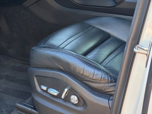 Used 2020 Porsche Cayenne image 21