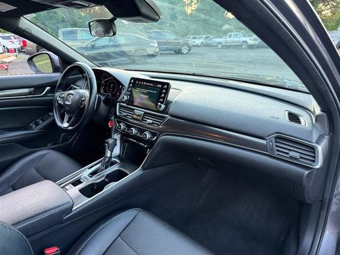 Used 2018 Honda Accord Sport image 16