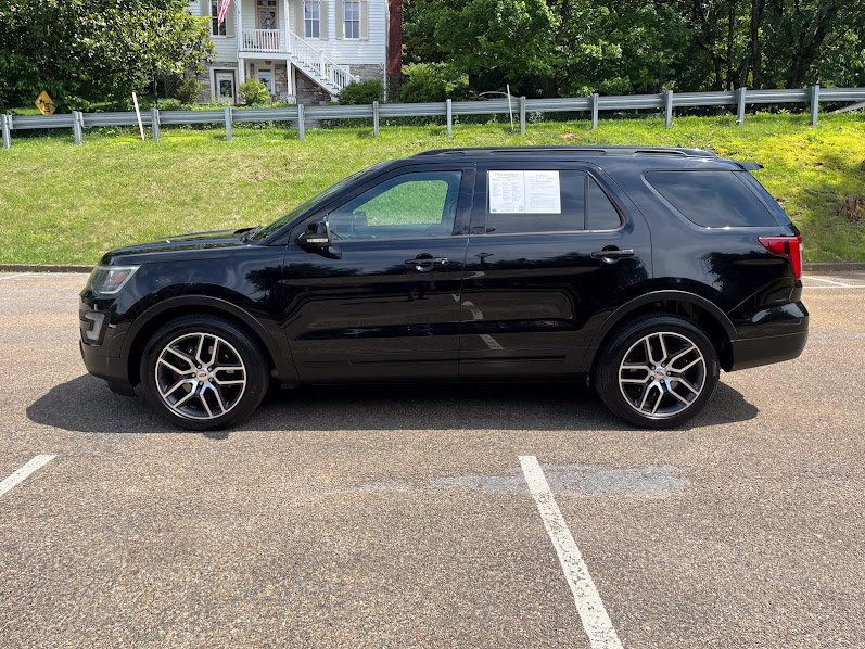 Used 2017 Ford Explorer Sport w/ Equipment Group 401A AWD/4WD image 24