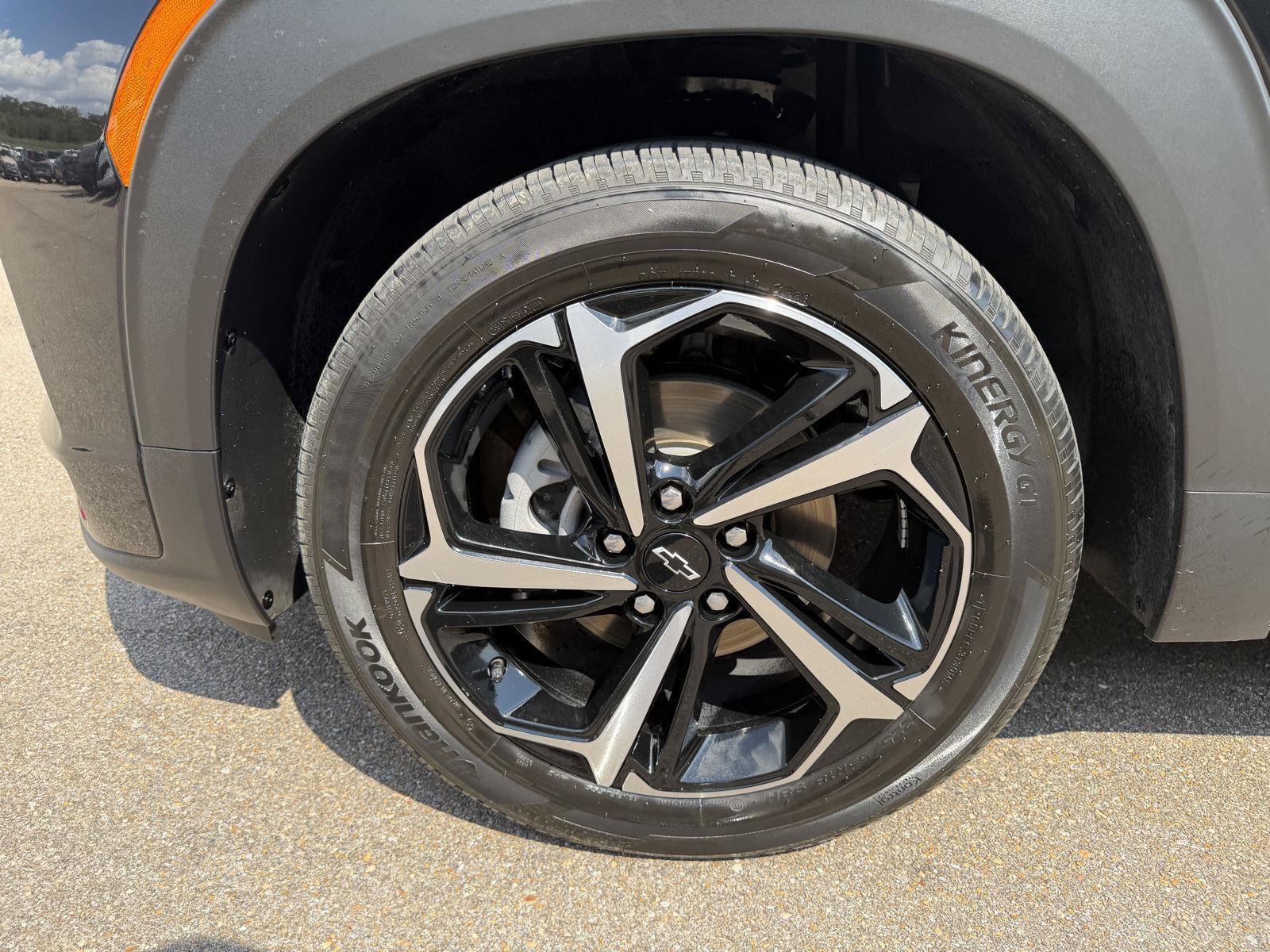 Used 2023 Chevrolet TrailBlazer RS w/ Convenience Package FWD image 26
