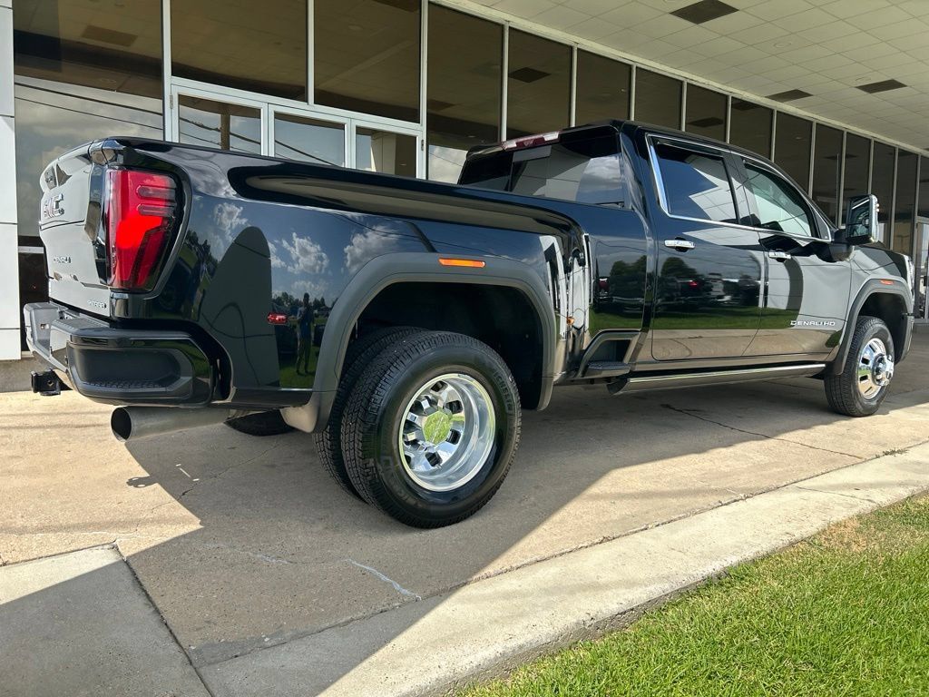 Used 2024 GMC Sierra 3500 Denali w/ Denali Reserve Package AWD/4WD image 7