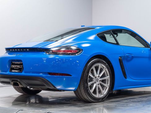 Used 2025 Porsche 718 Cayman RWD image 18
